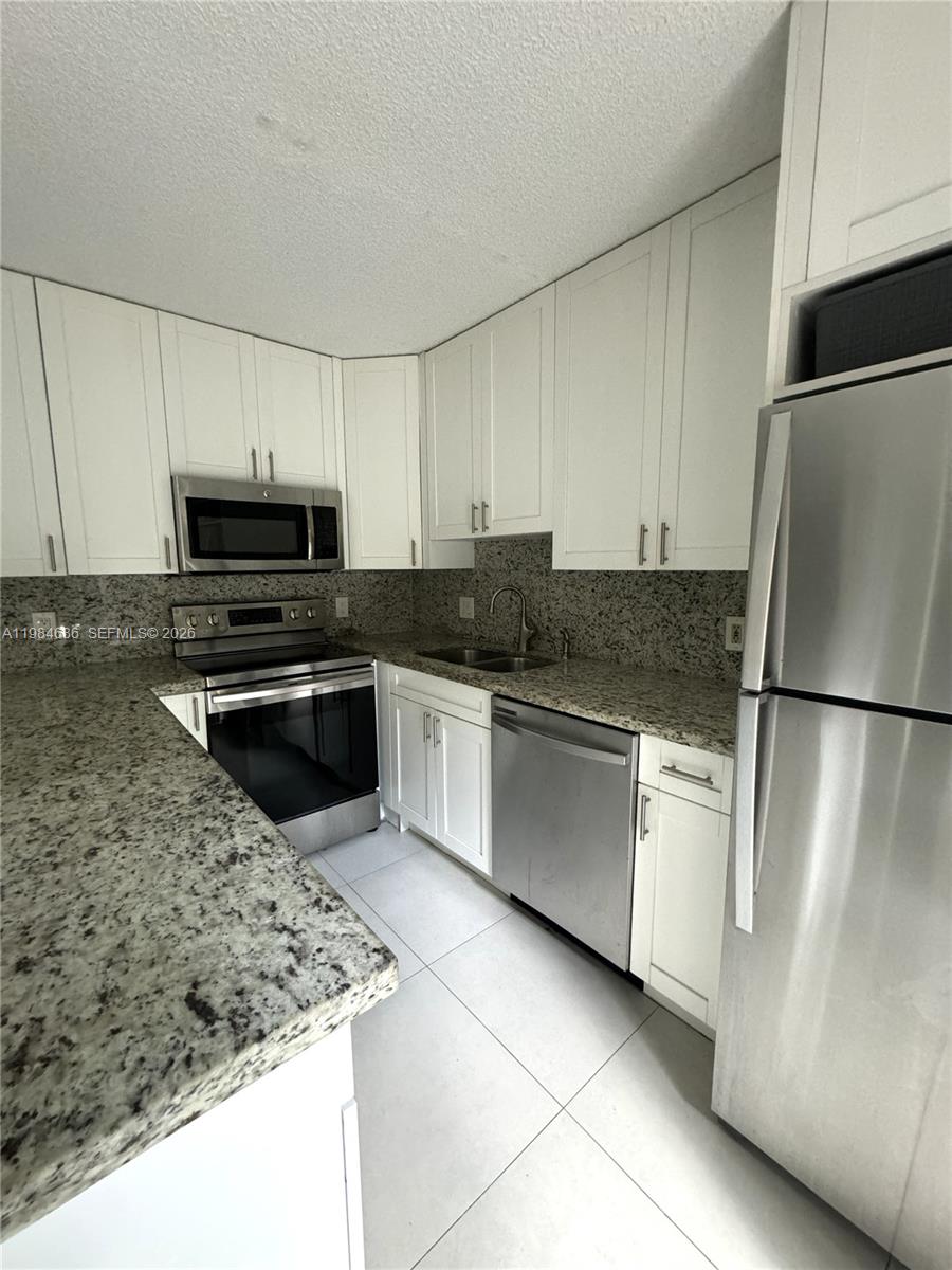 716 NW 98th Way Plantation, FL 33324