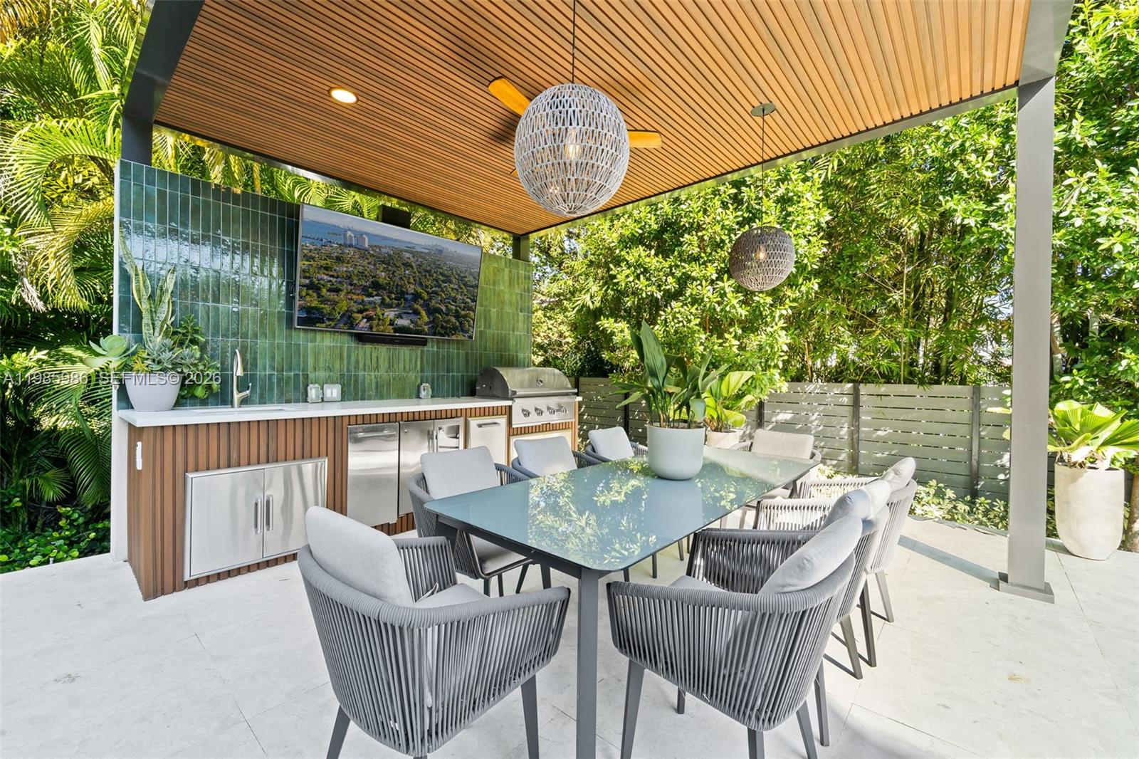 8625 NE 10th Ave Miami, FL 33138