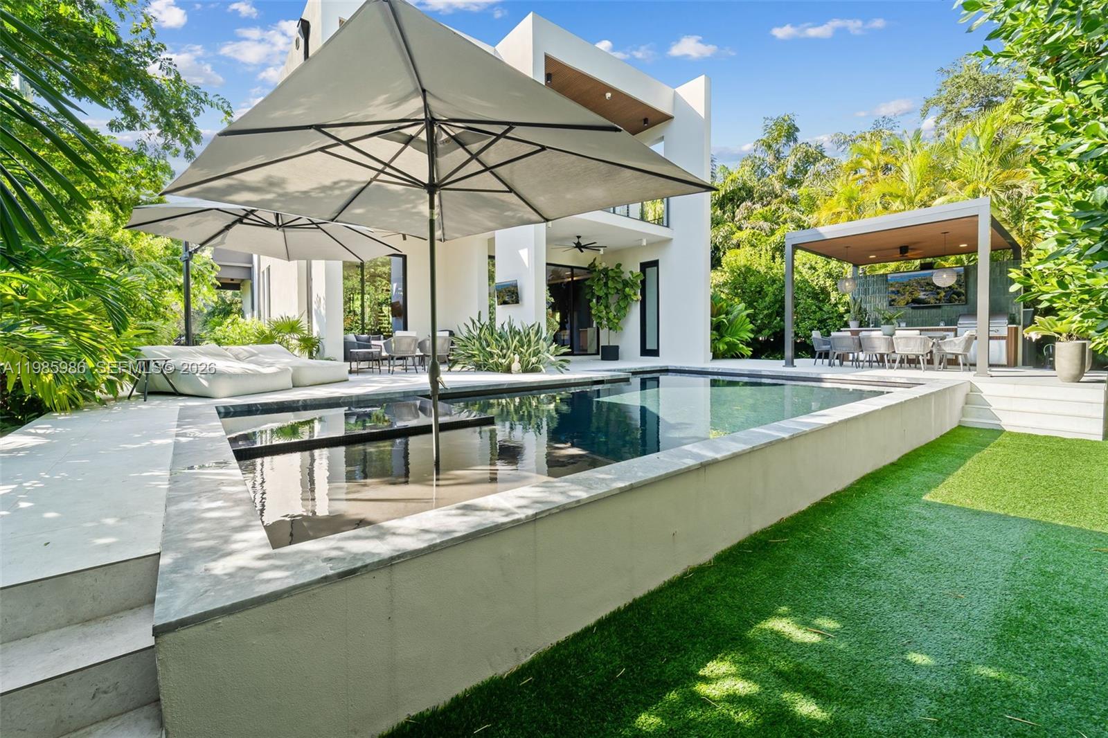 8625 NE 10th Ave Miami, FL 33138