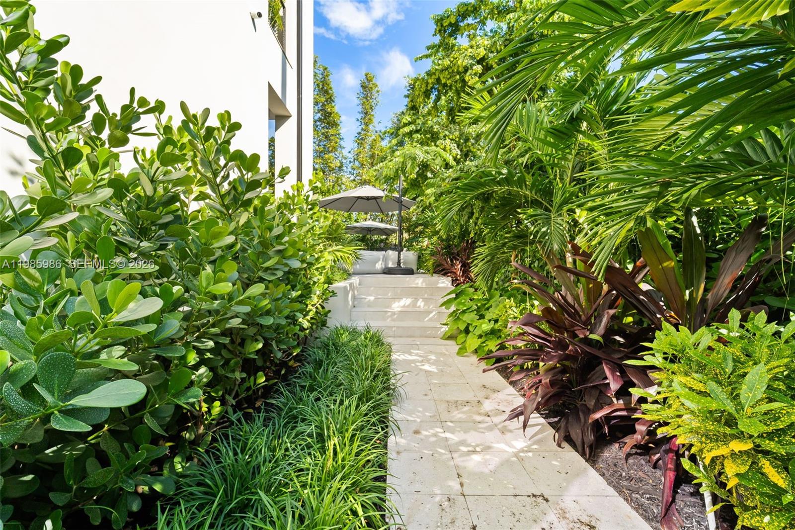 8625 NE 10th Ave Miami, FL 33138