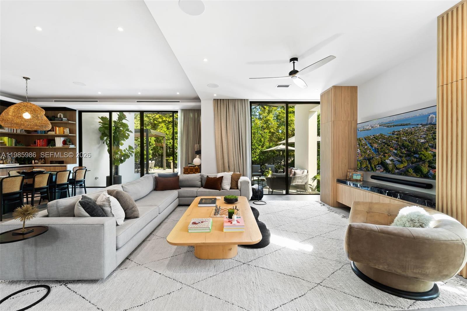 8625 NE 10th Ave Miami, FL 33138