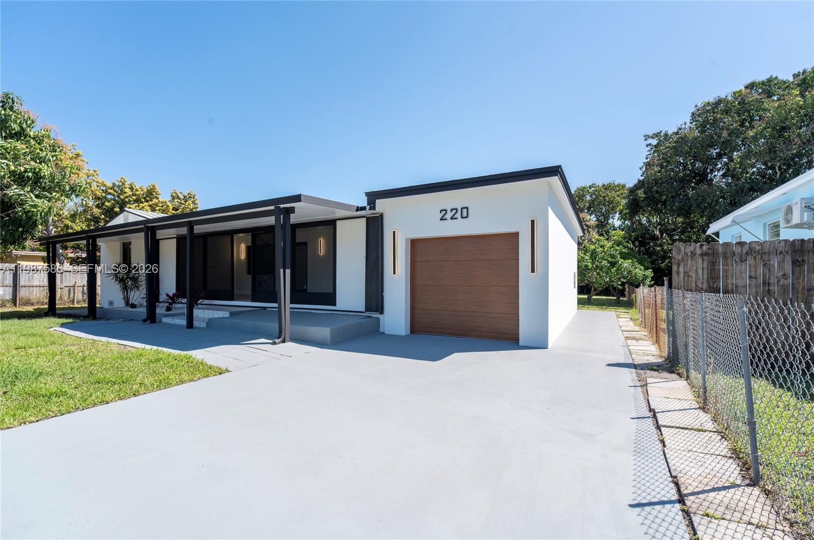 220 NW 144th St Miami, FL 33168