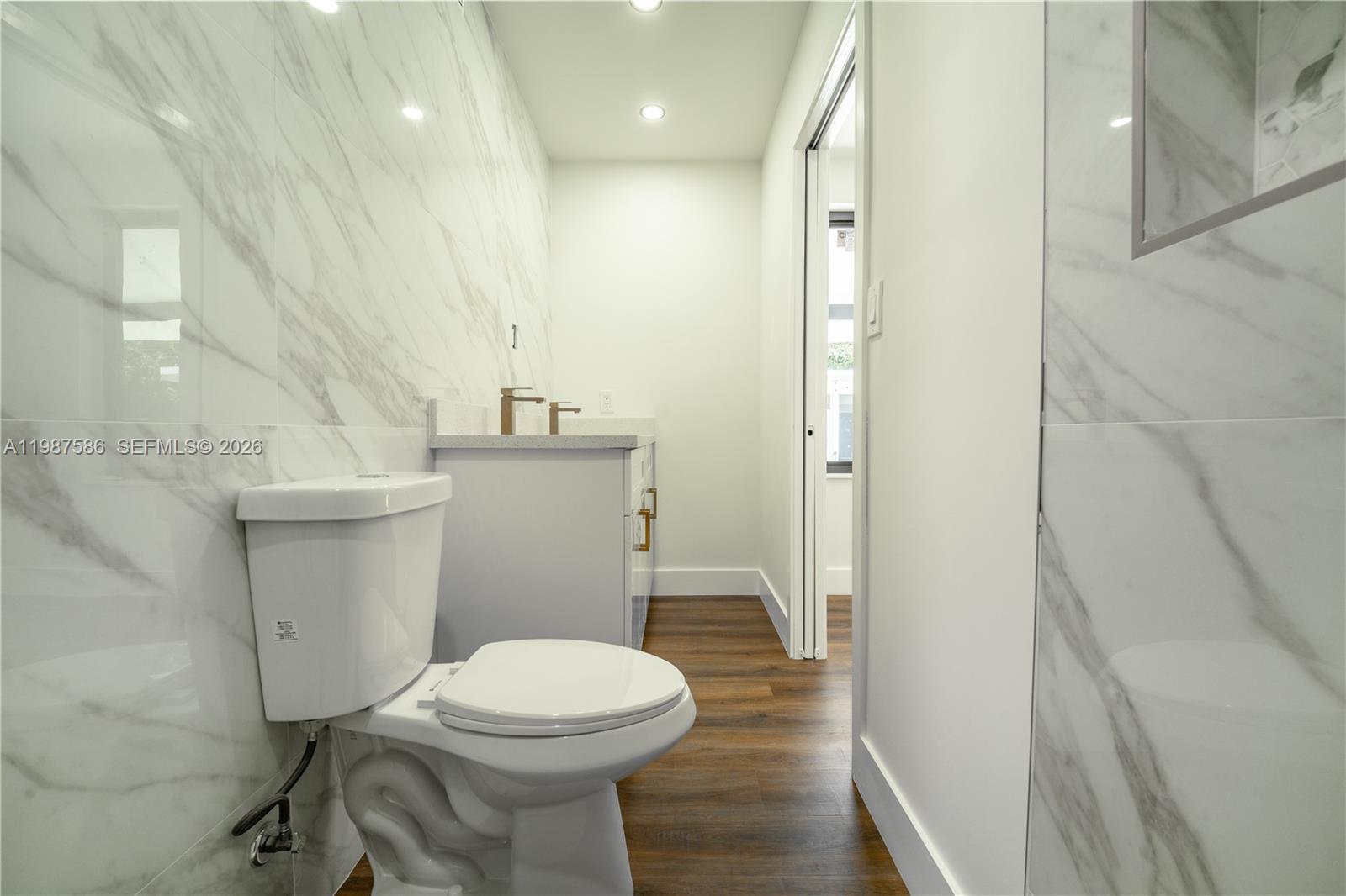 220 NW 144th St Miami, FL 33168