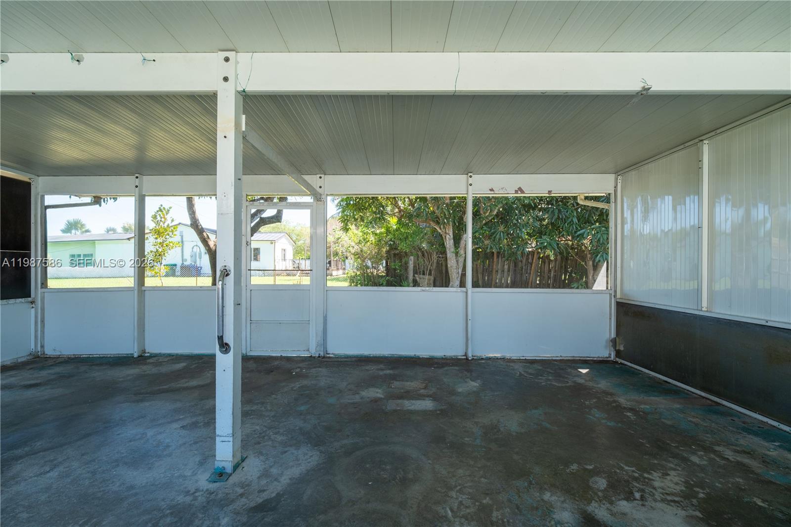 220 NW 144th St Miami, FL 33168