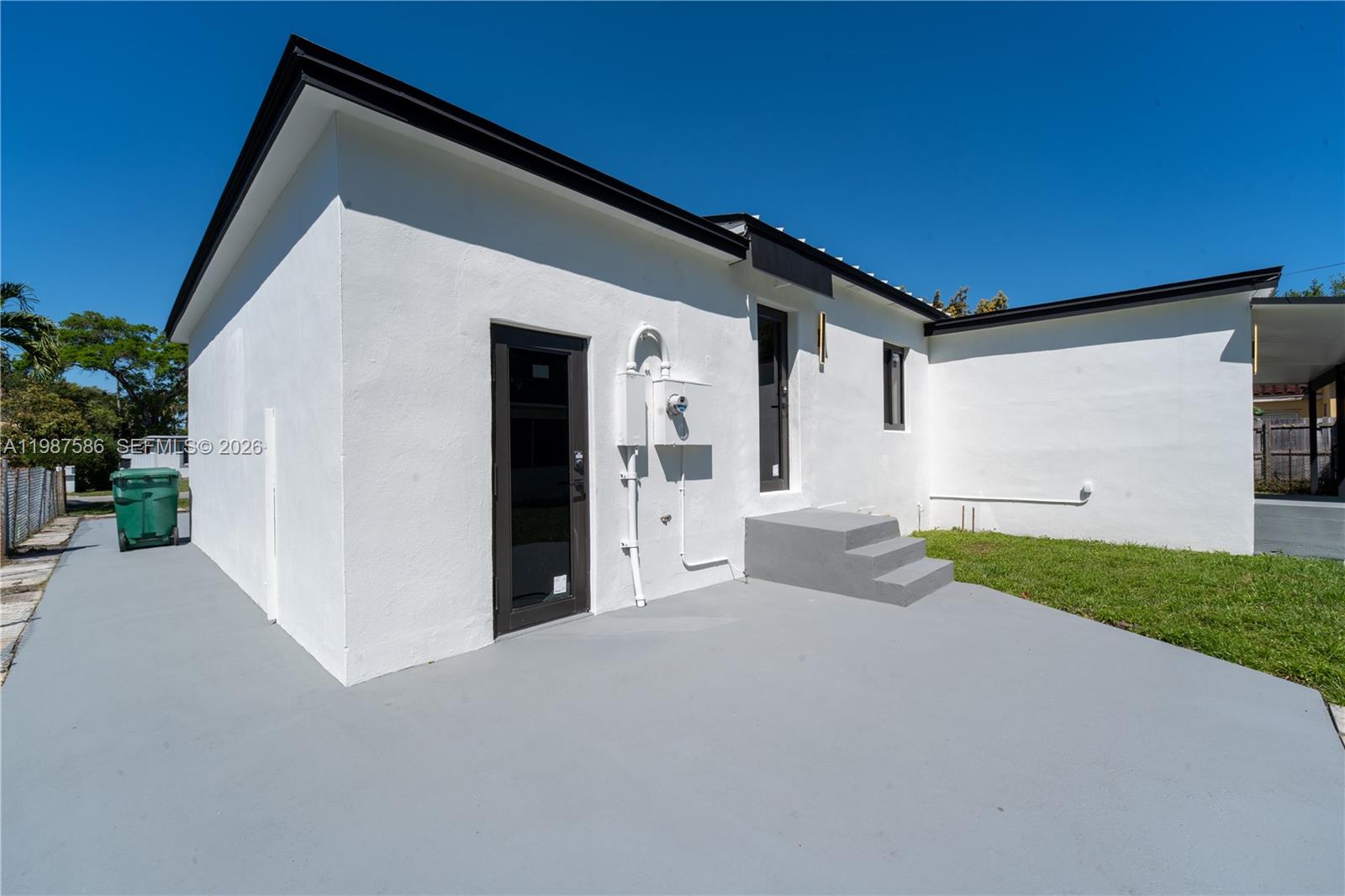 220 NW 144th St Miami, FL 33168