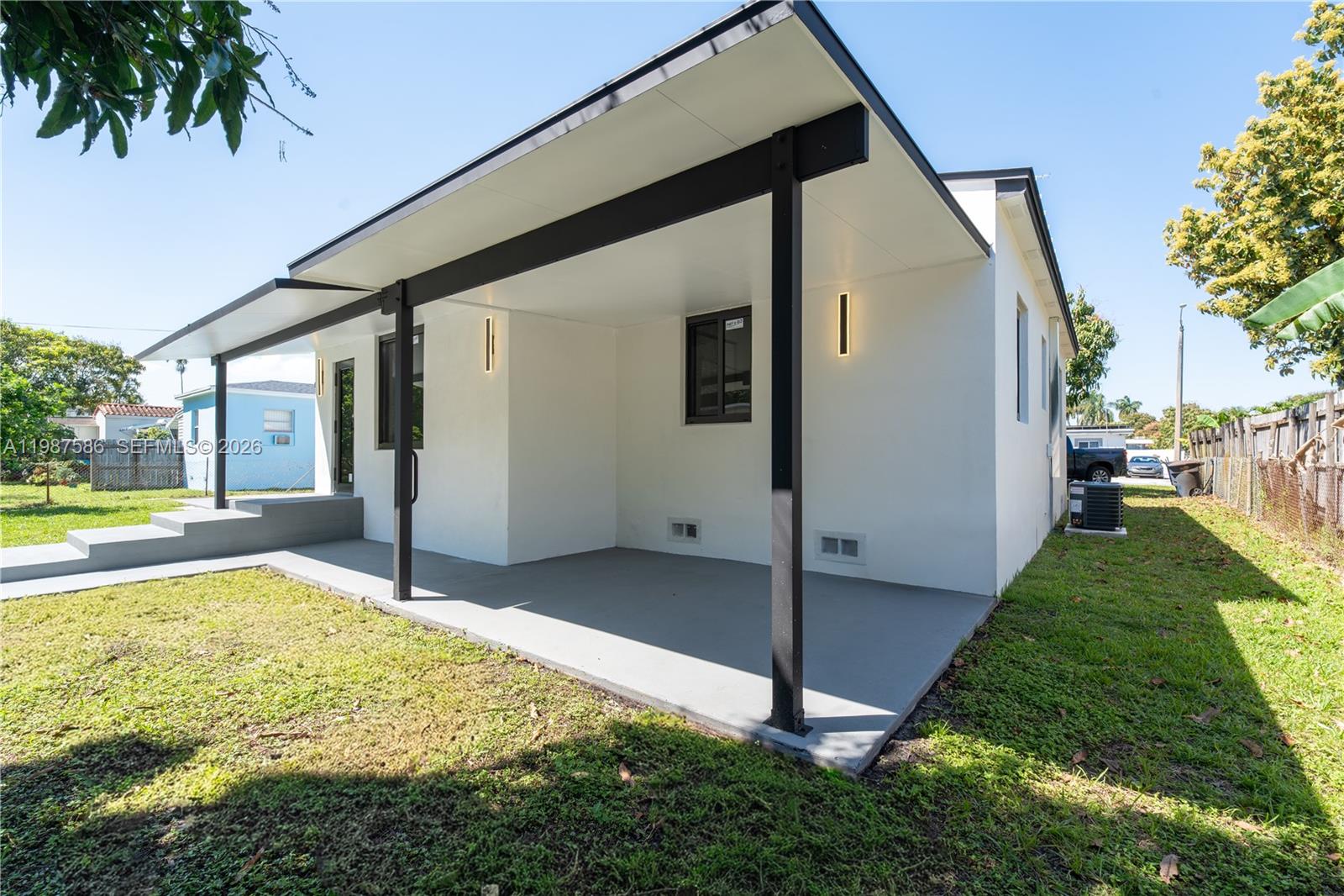 220 NW 144th St Miami, FL 33168