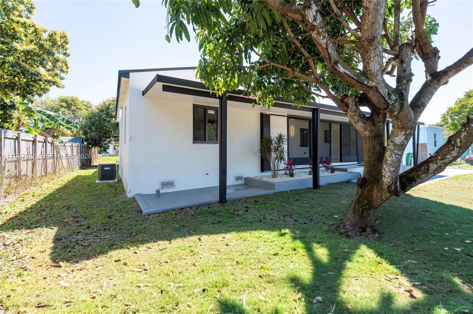 220 NW 144th St Miami, FL 33168