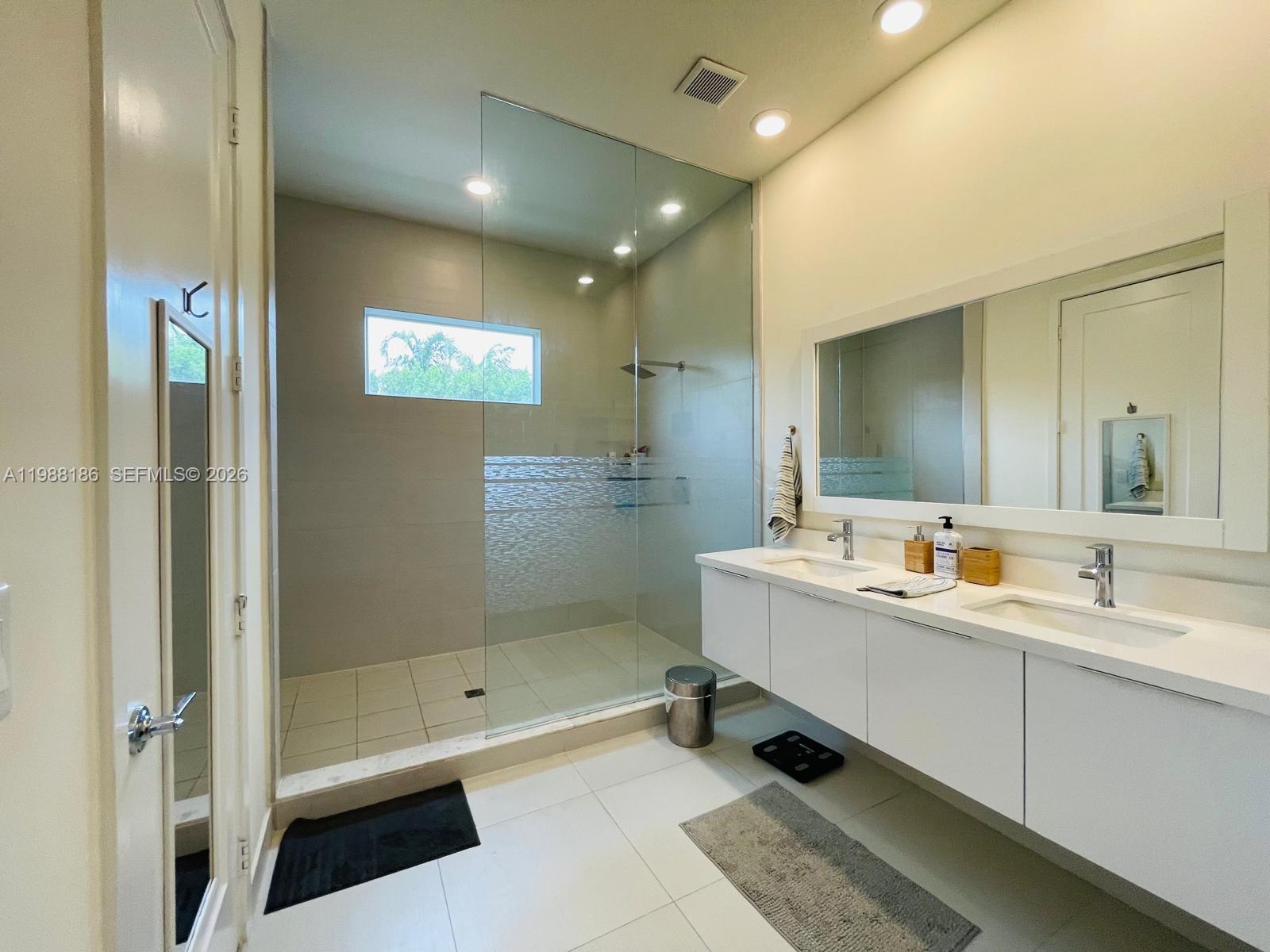 10460 NW 67th St Doral, FL 33178