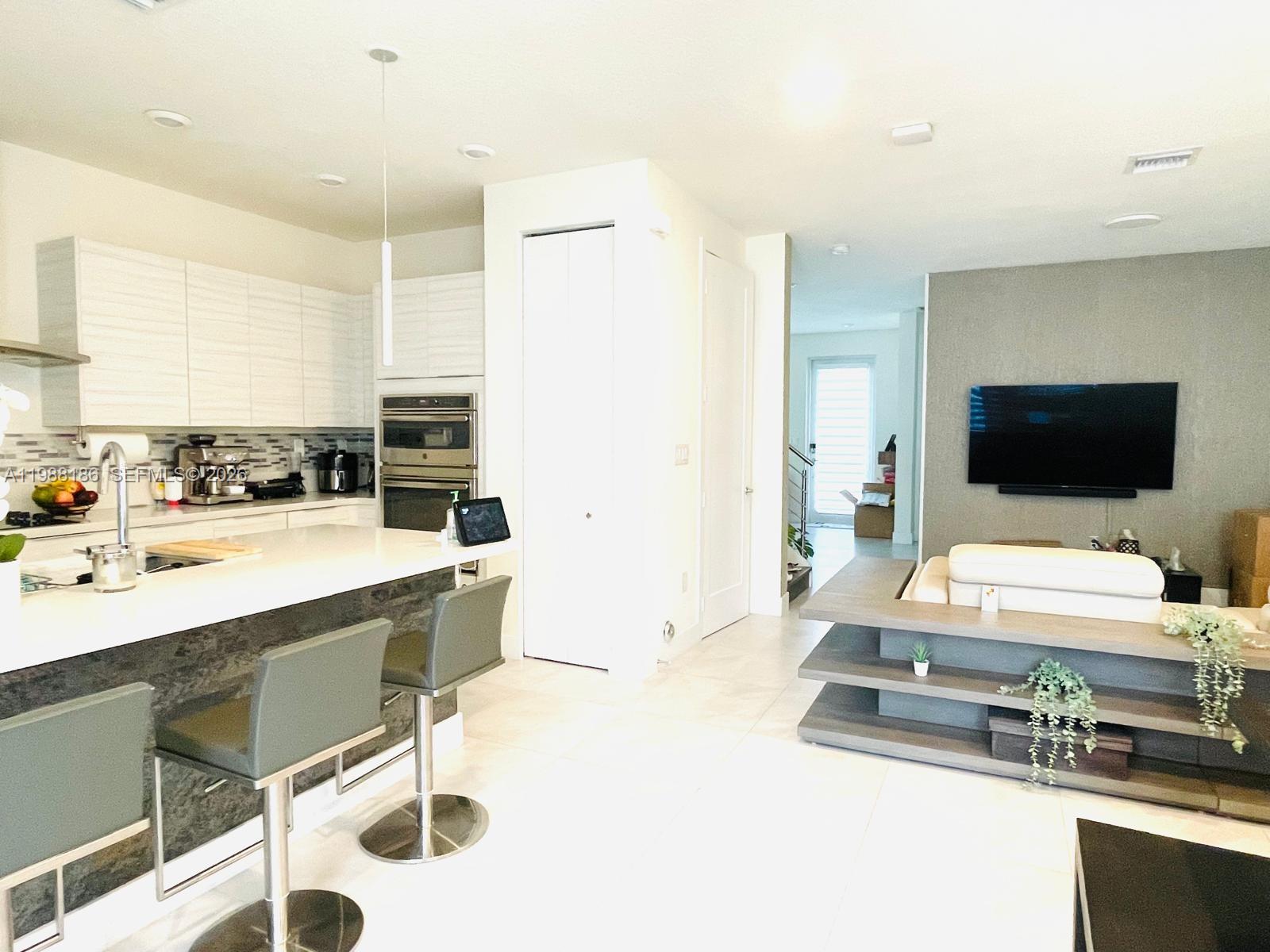 10460 NW 67th St Doral, FL 33178