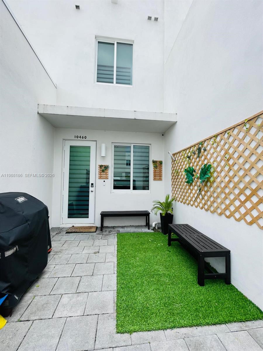 10460 NW 67th St Doral, FL 33178