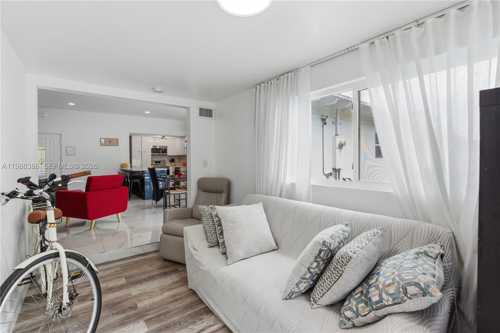 1110 NE 130th St North Miami, FL 33161