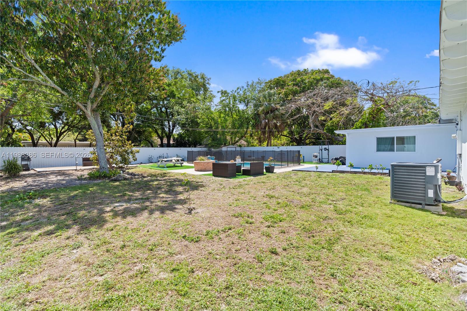 1110 NE 130th St North Miami, FL 33161