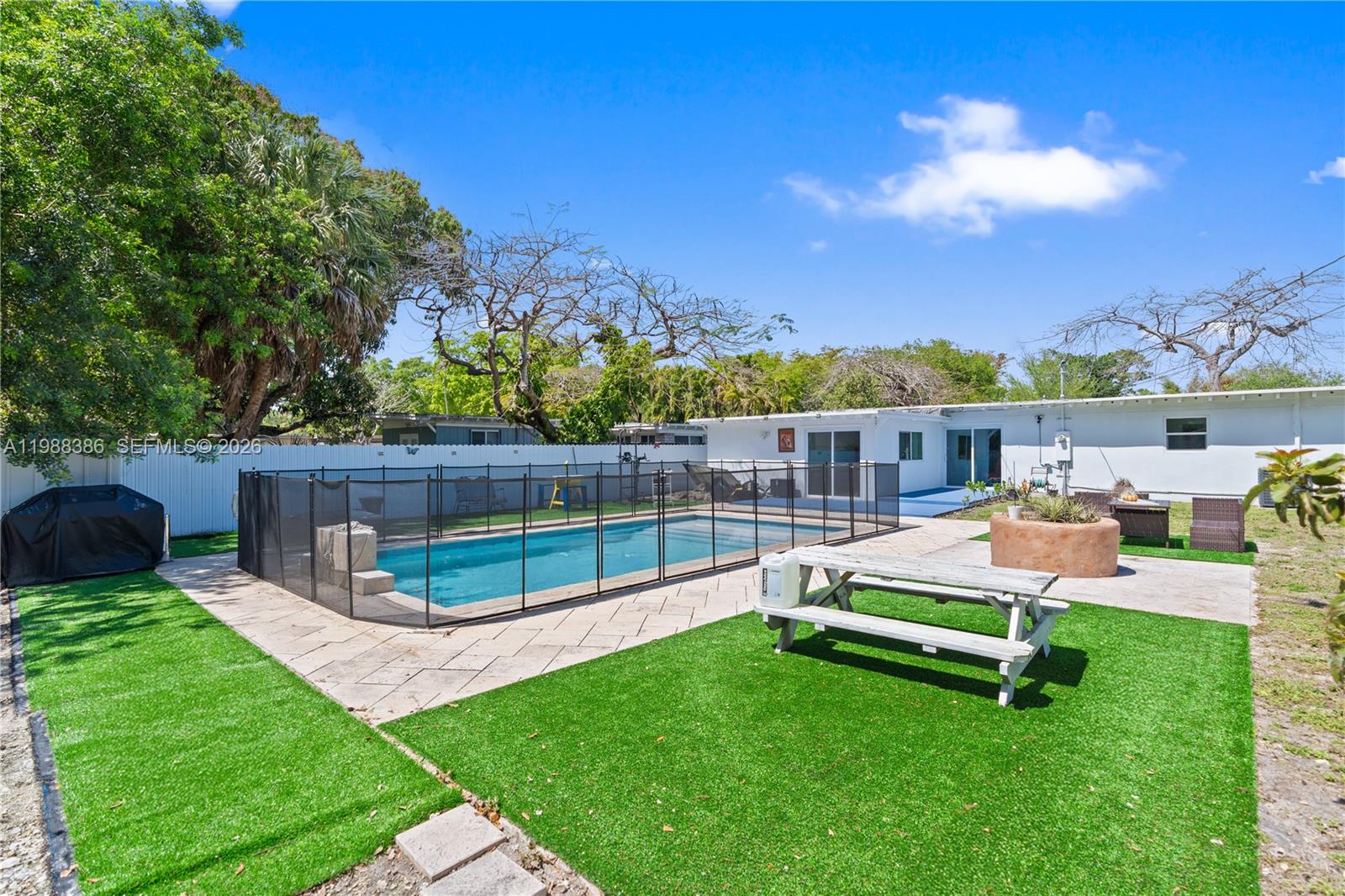 1110 NE 130th St North Miami, FL 33161