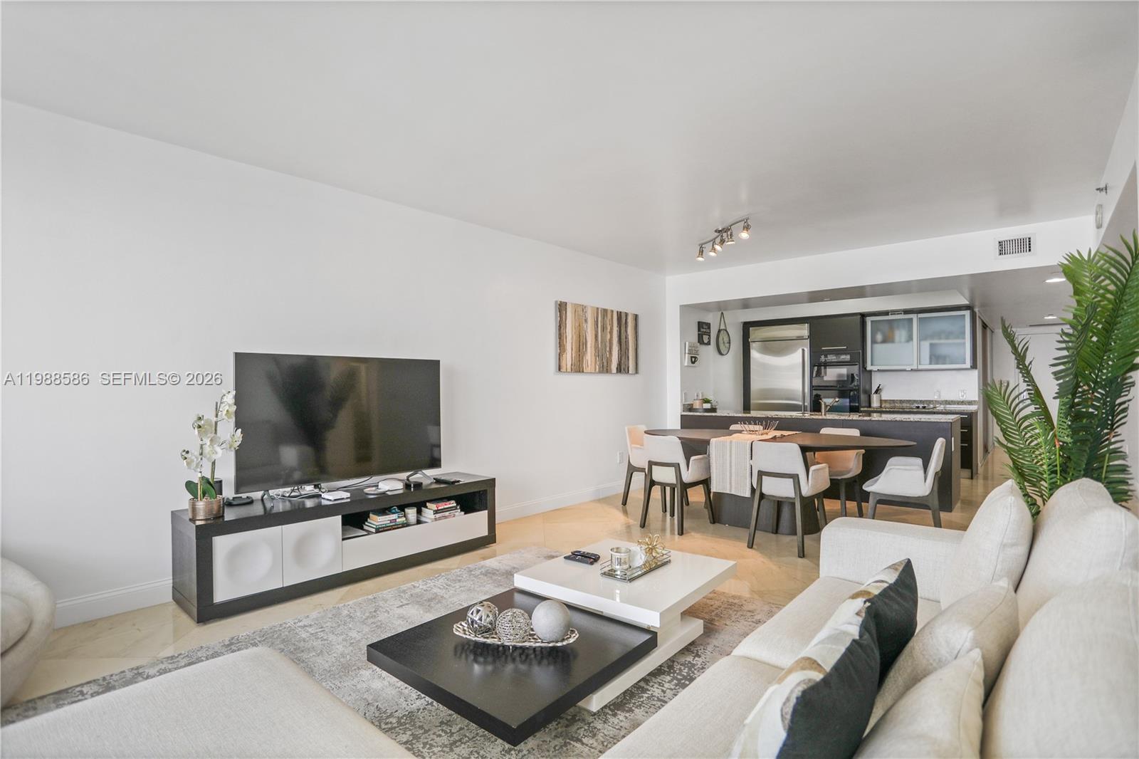 image Beach Club 210