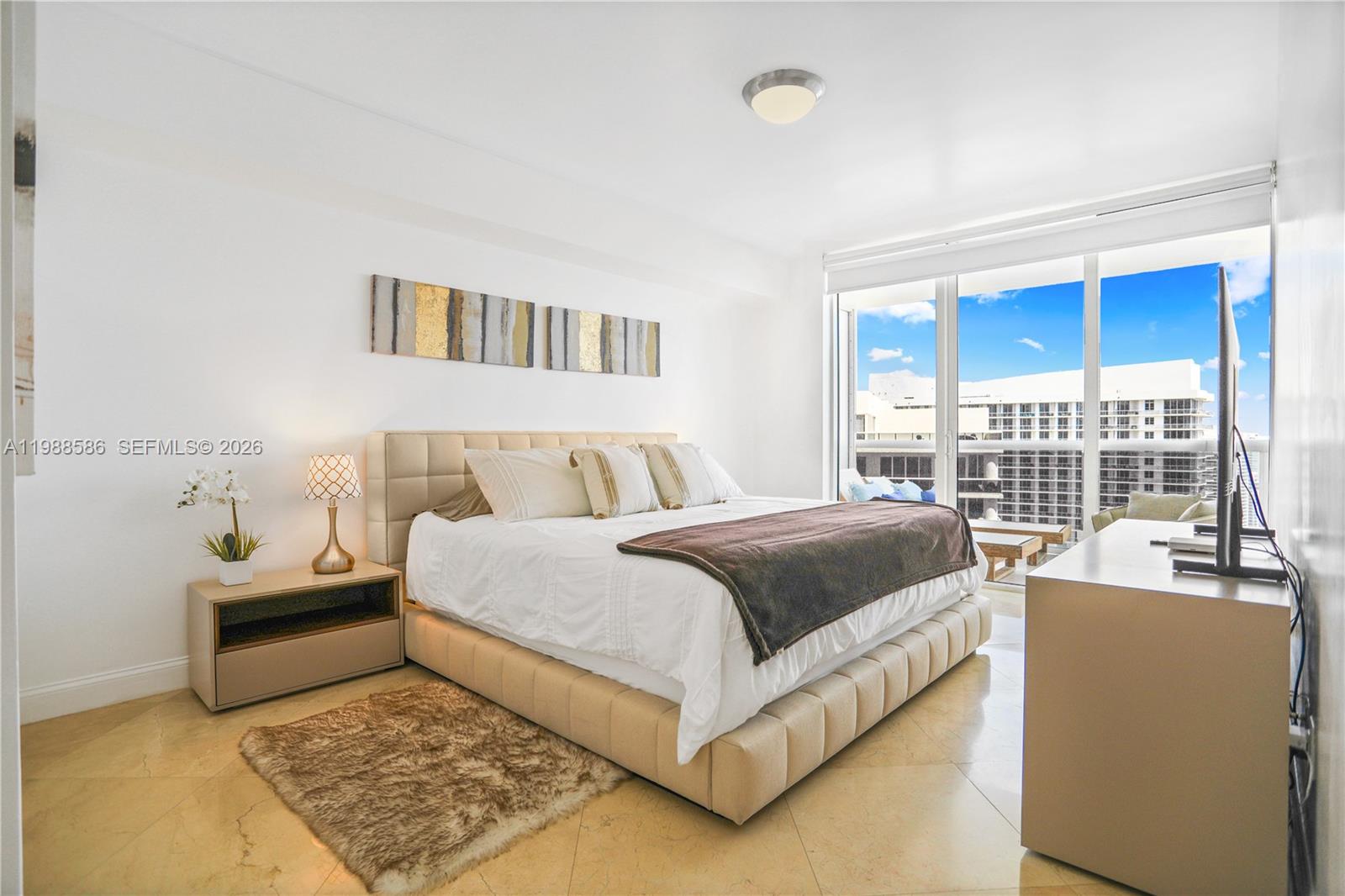 image Beach Club 219