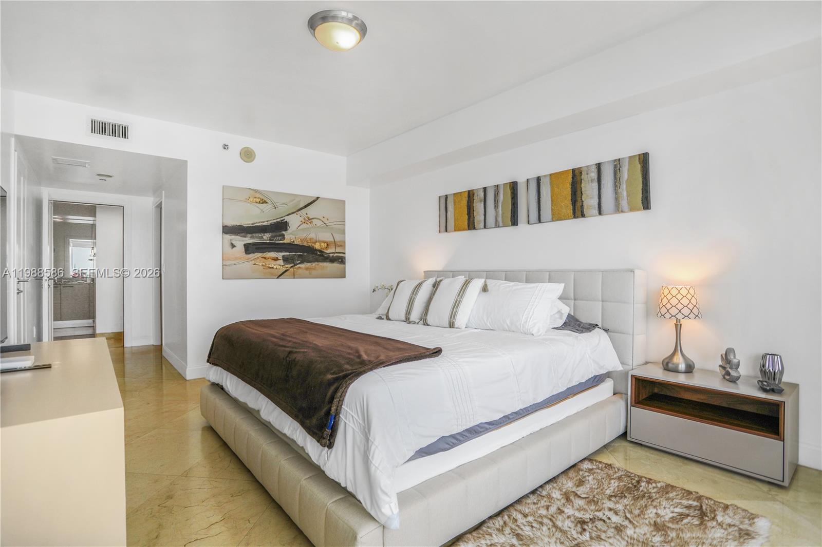 image Beach Club 220