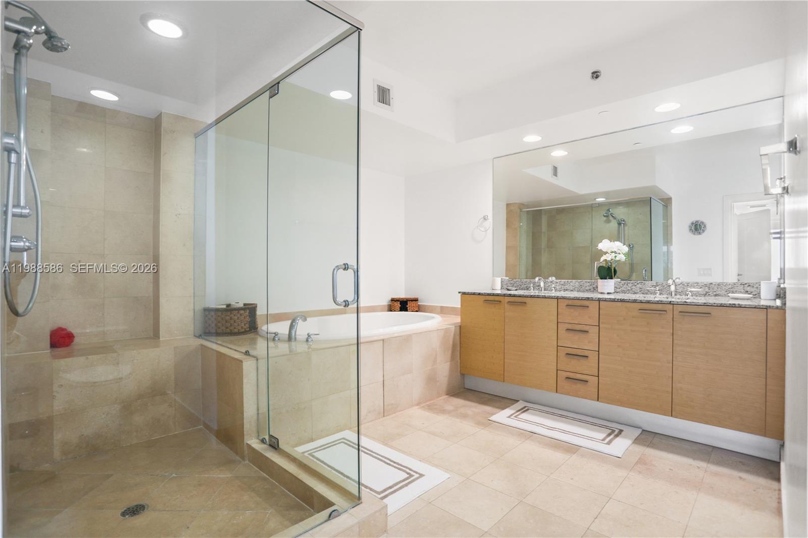 image Beach Club 222