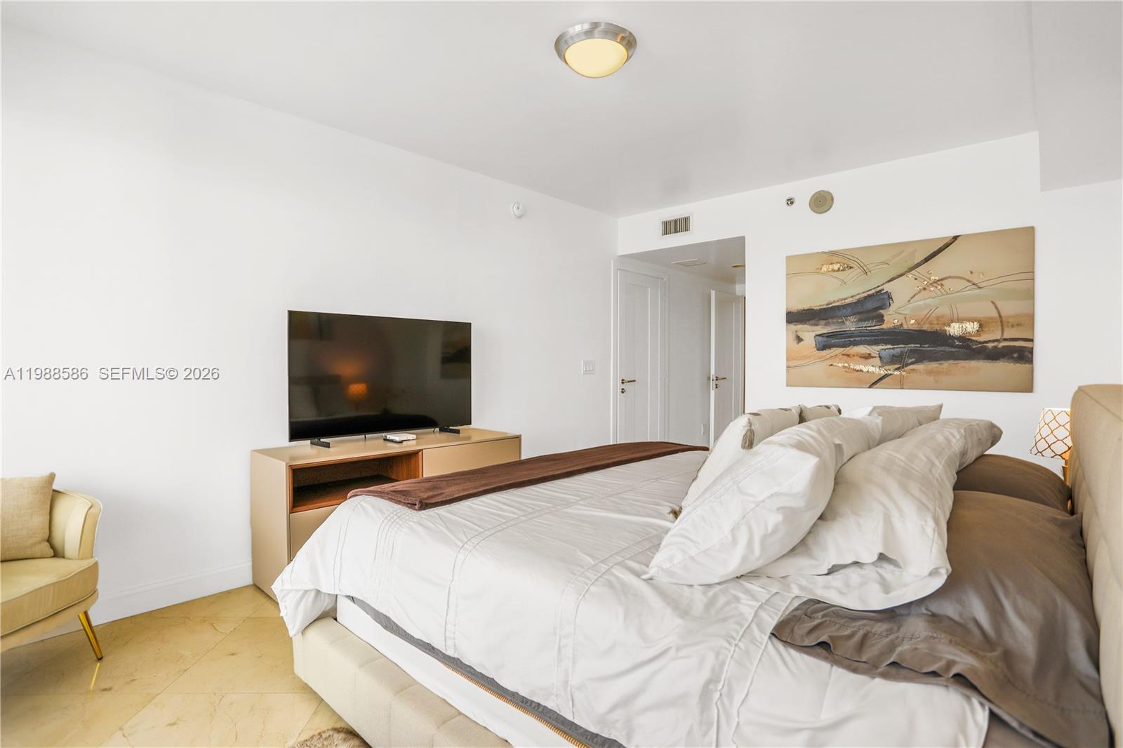 image Beach Club 225