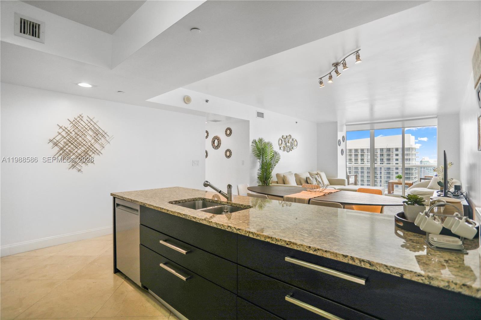 image Beach Club 237