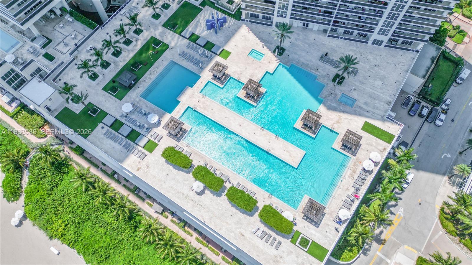 image Beach Club 255