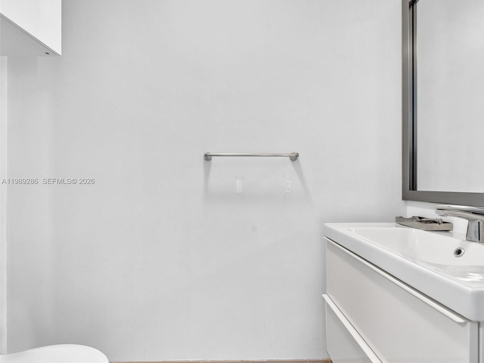 90 SW 3rd St #2013 Miami, FL 33130