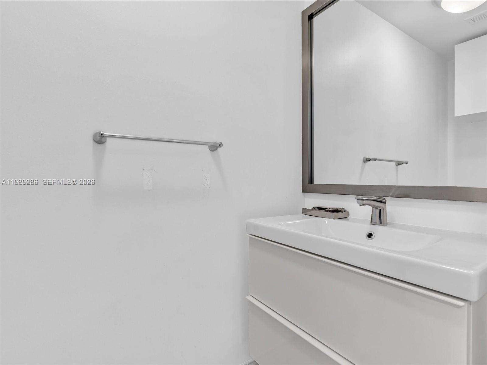 90 SW 3rd St #2013 Miami, FL 33130