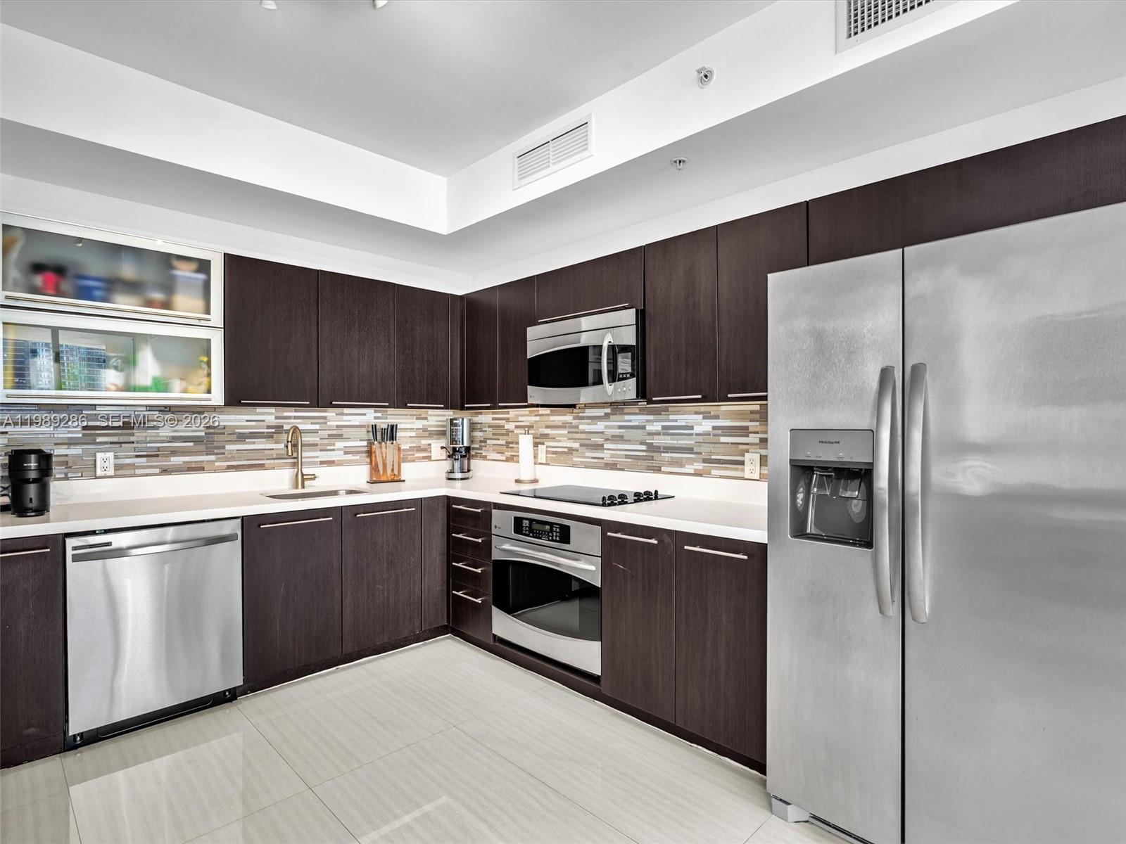 90 SW 3rd St #2013 Miami, FL 33130