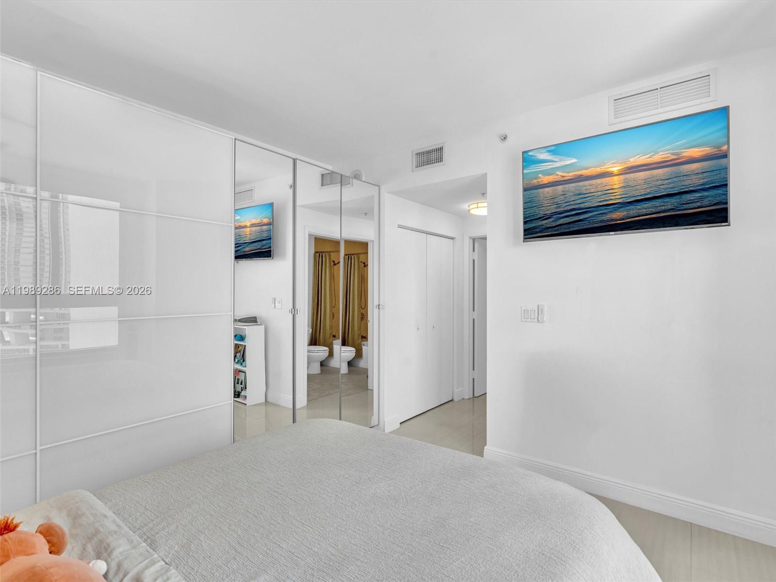 90 SW 3rd St #2013 Miami, FL 33130