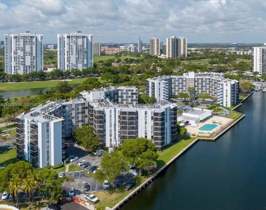 3401 N Country Clb Dr #718