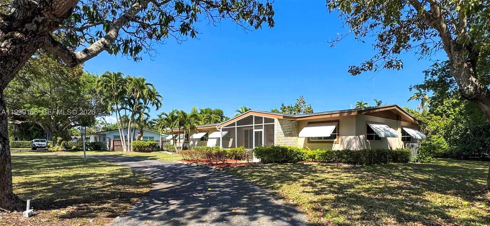 15501 SW 88th Ave Palmetto Bay, FL 33157