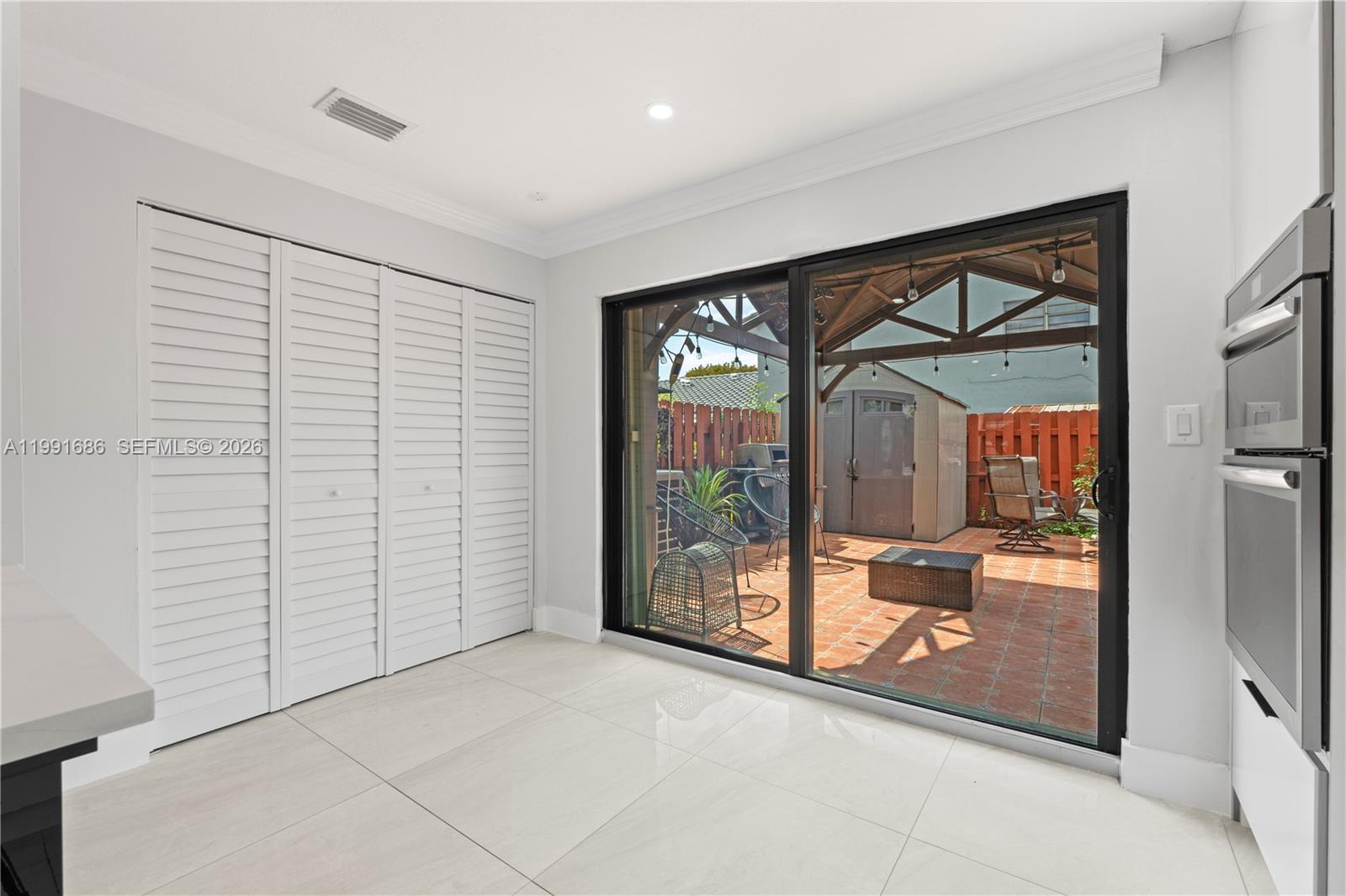 10908 NW 7th St #403 Miami, FL 33172