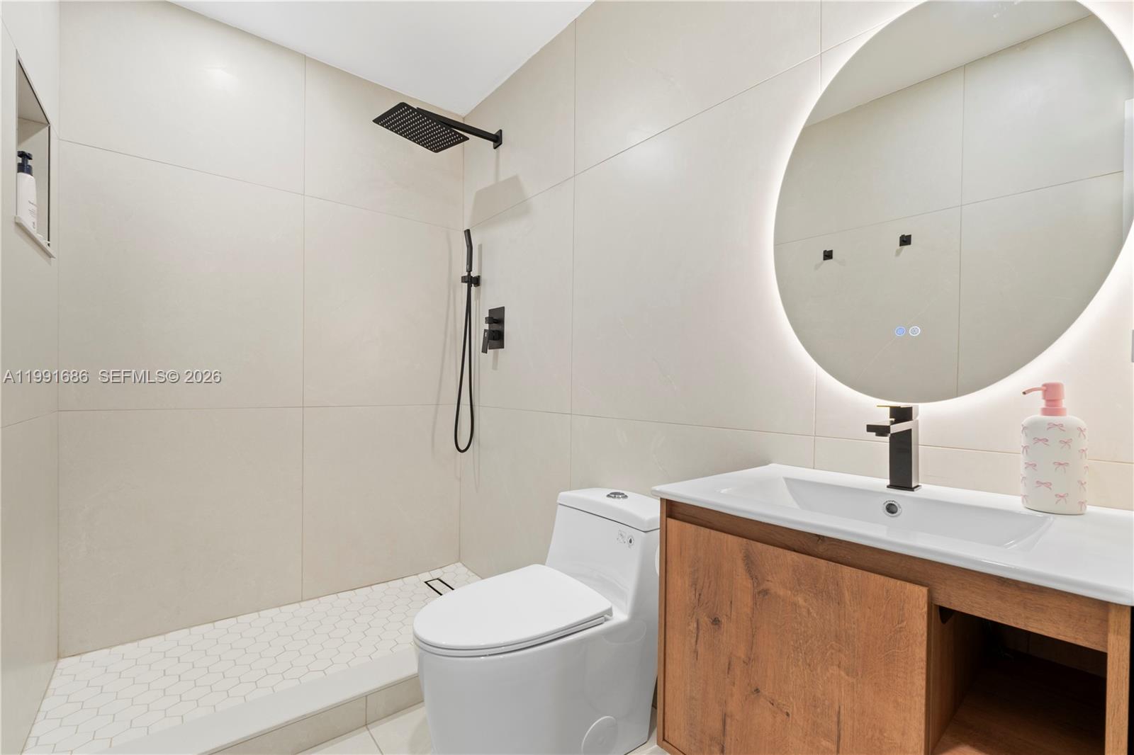 10908 NW 7th St #403 Miami, FL 33172