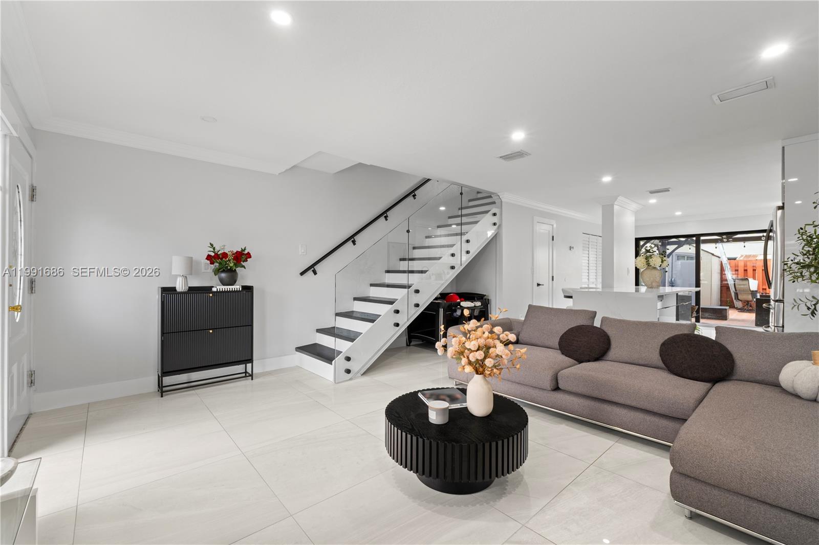 10908 NW 7th St #403 Miami, FL 33172