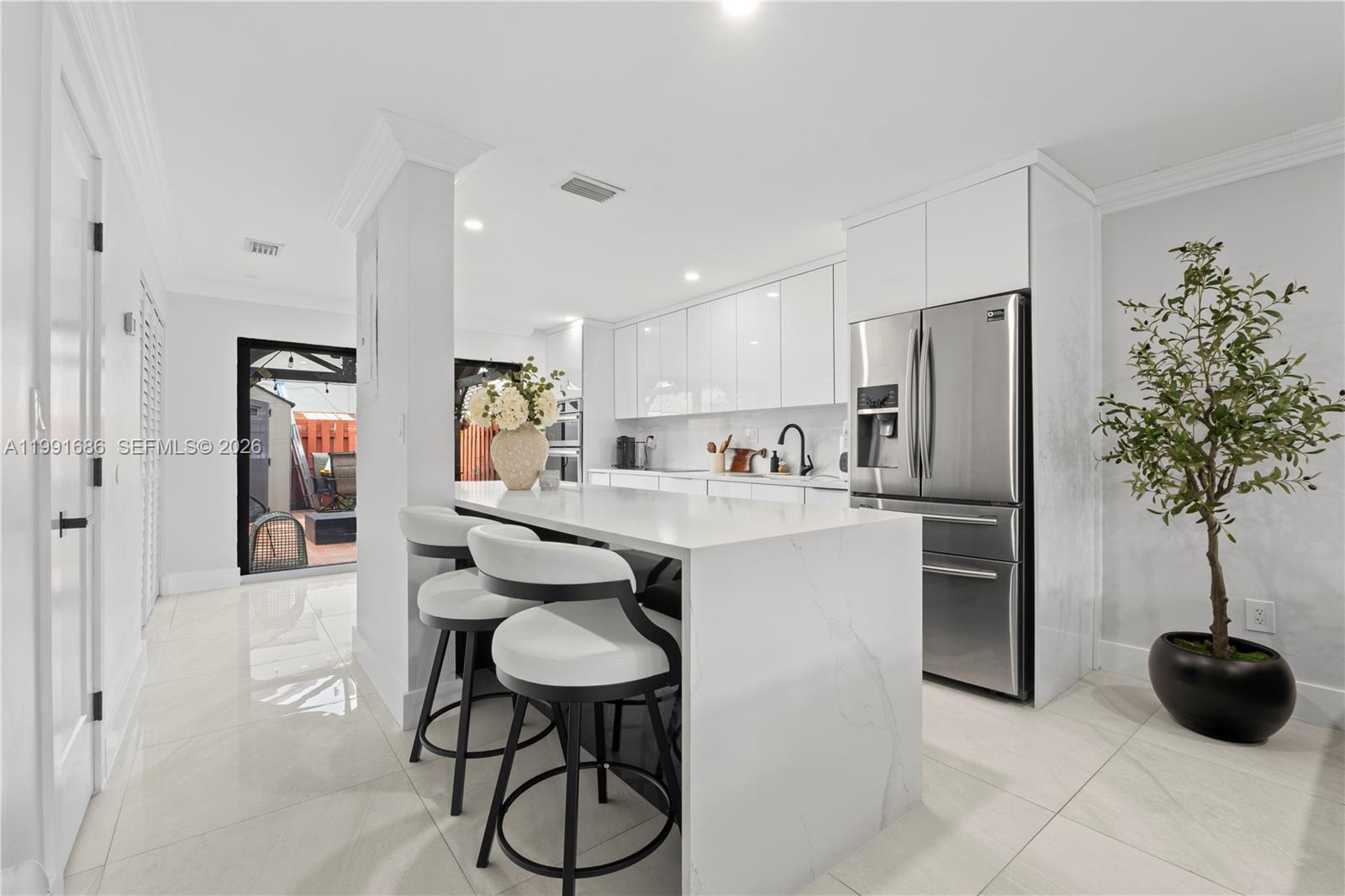 10908 NW 7th St #403 Miami, FL 33172