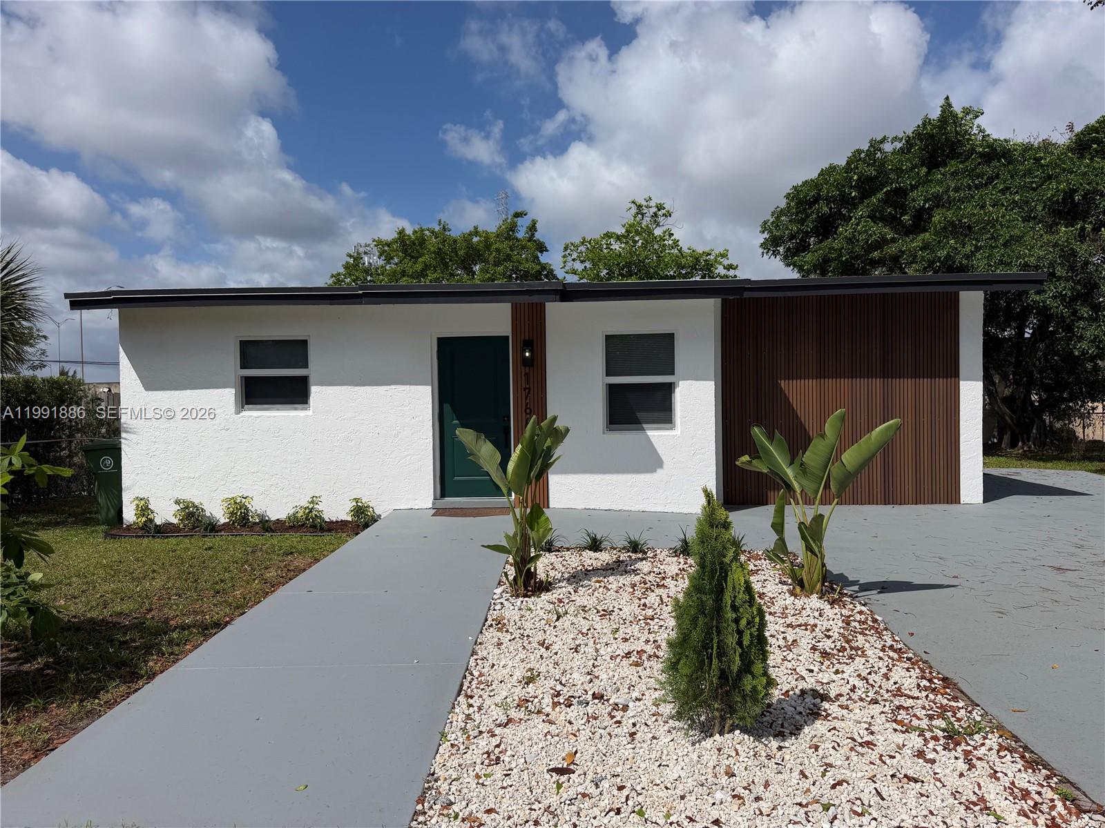 1766 Lauderdale Manor Dr