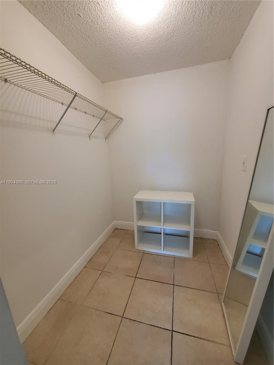 16950 W Dixie Hwy #127 North Miami Beach, FL 33160