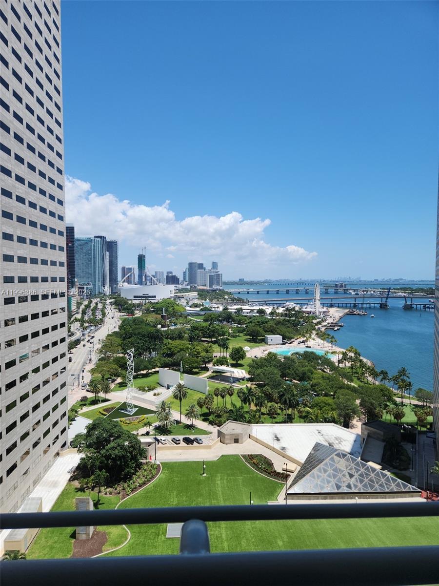 325 S Biscayne Blvd #2220