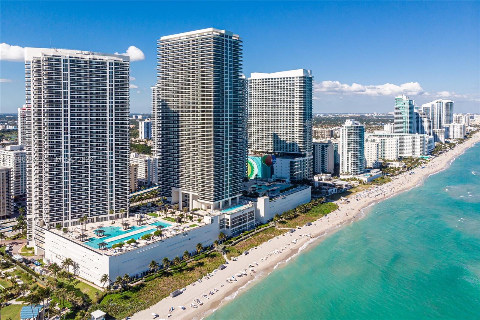image Beach Club 239
