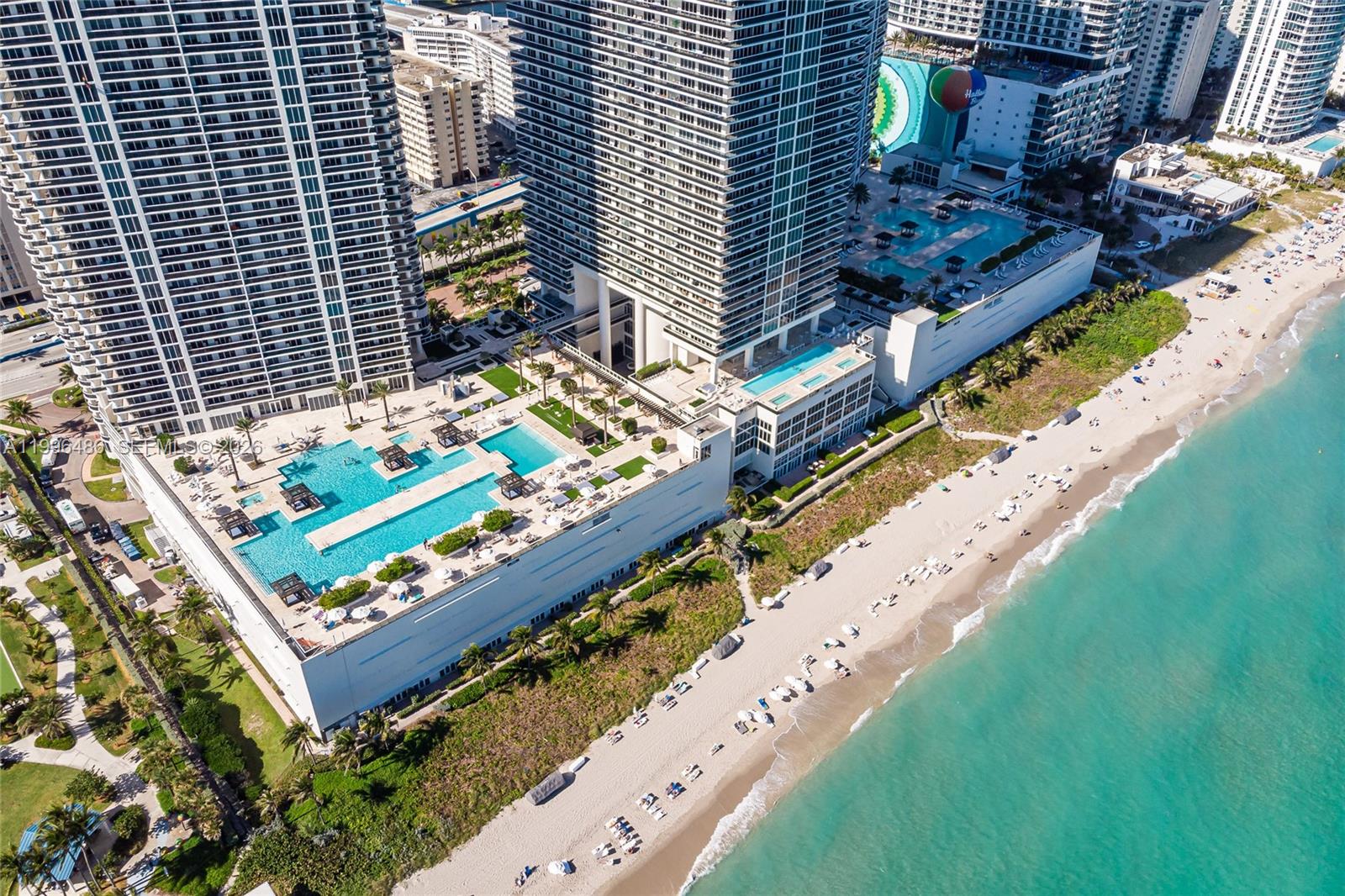 image Beach Club 240