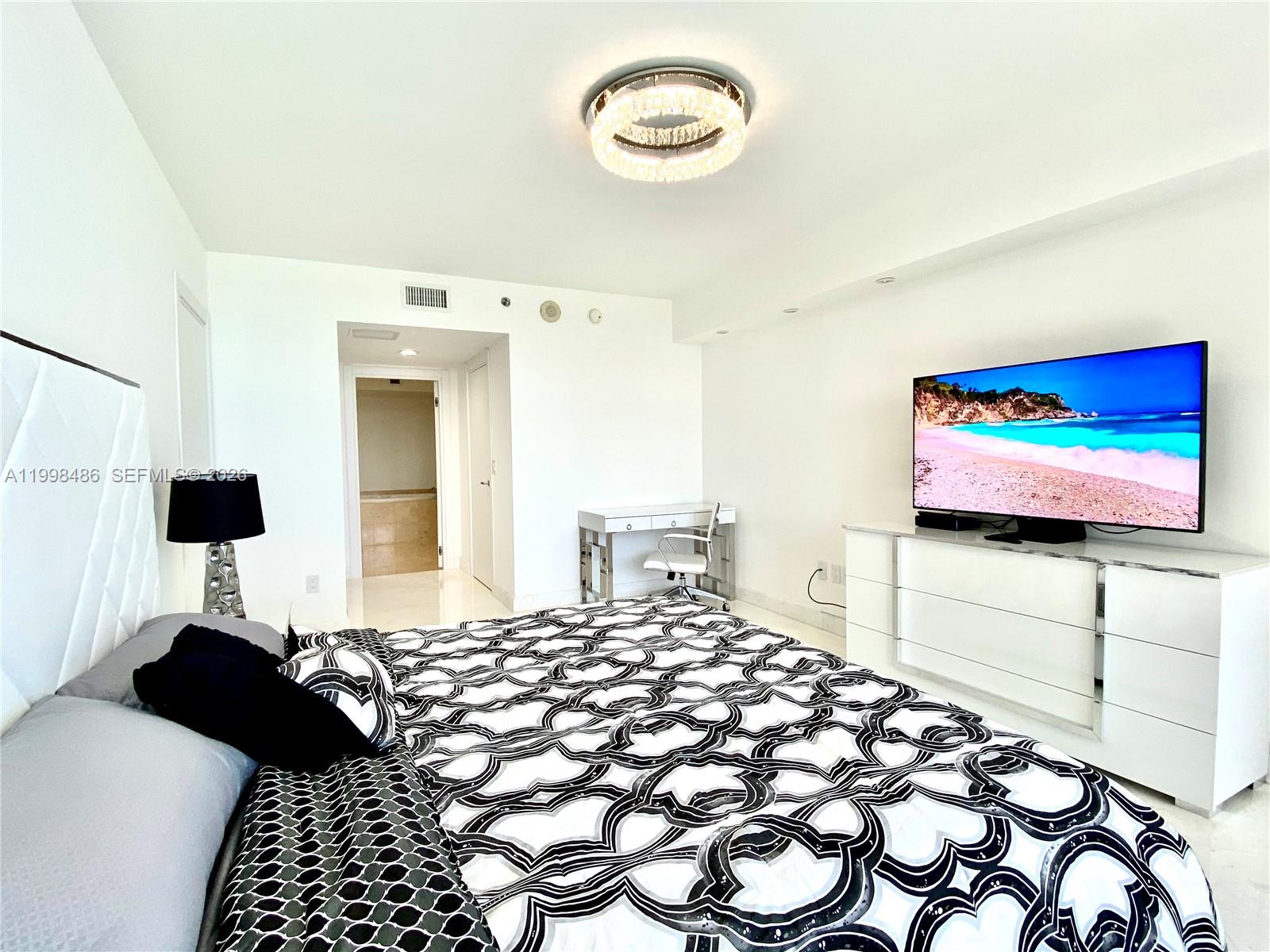 image Beach Club 215