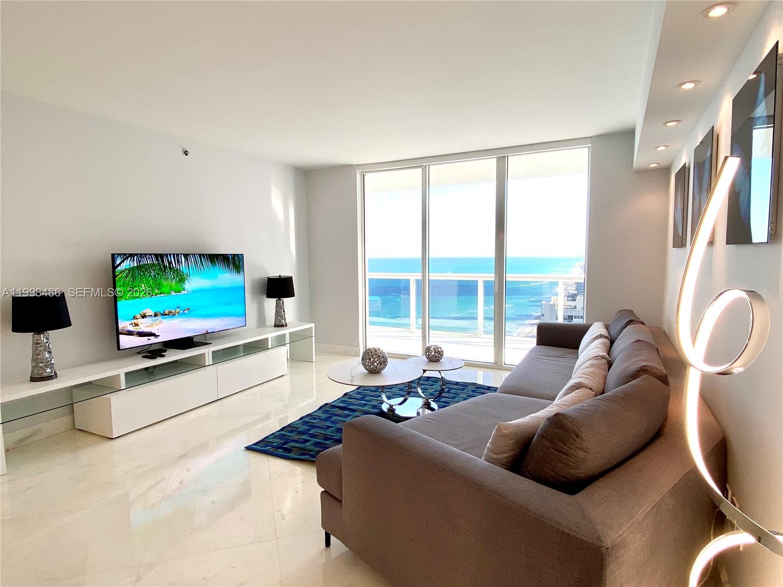 image Beach Club 222