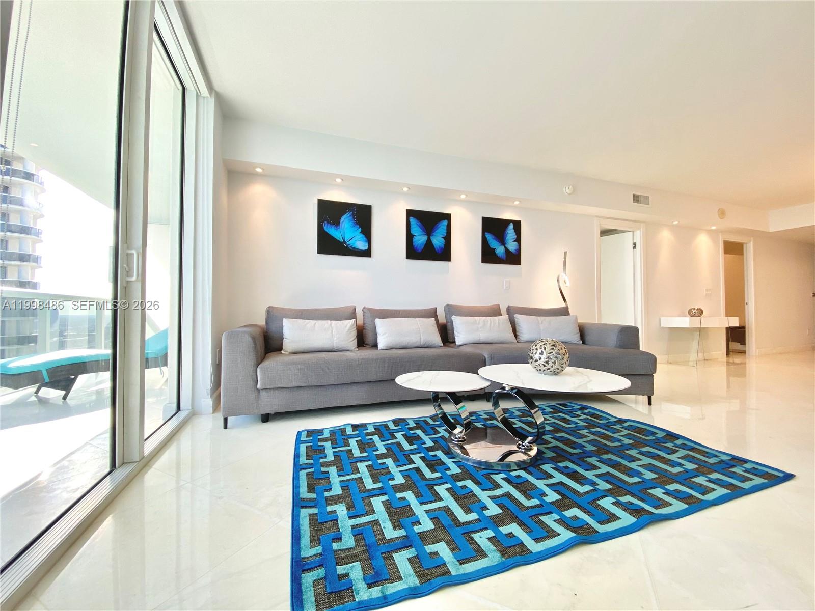 image Beach Club 22