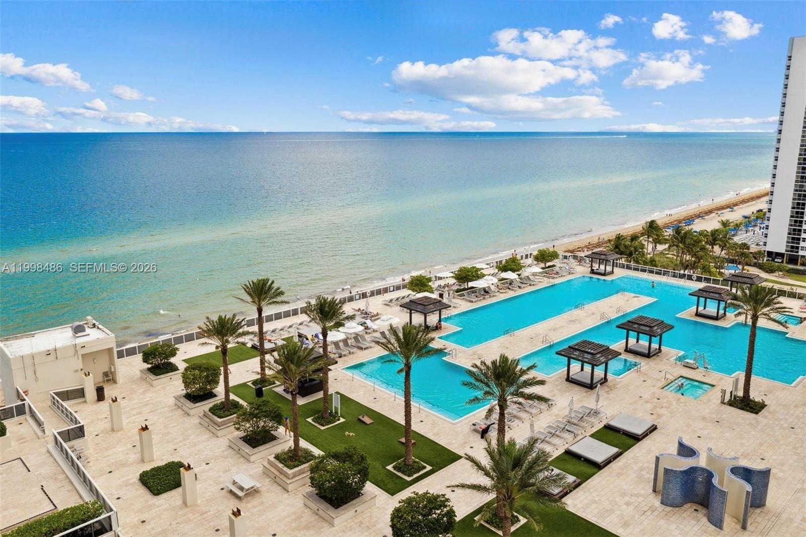 image Beach Club 244