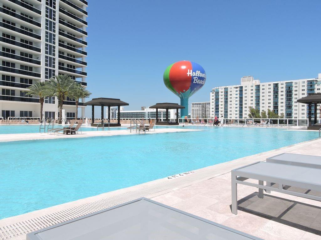 image Beach Club 245