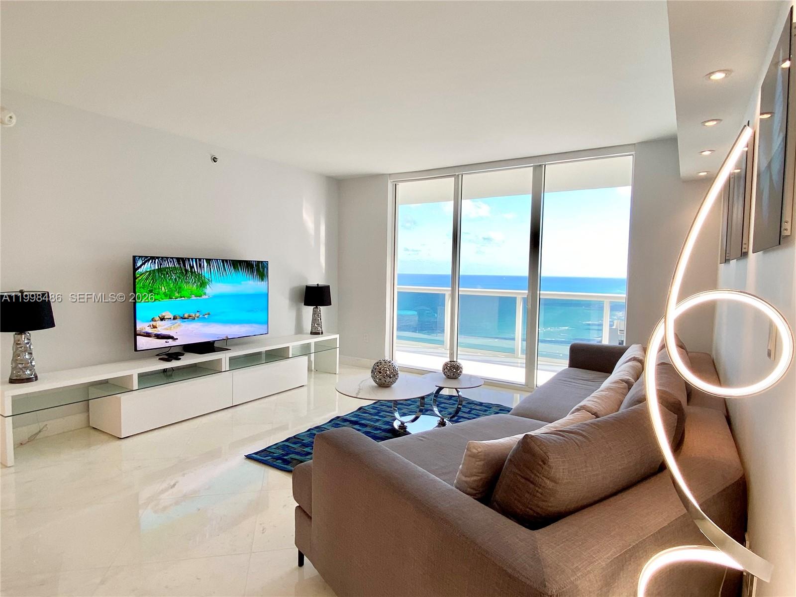 image Beach Club 28