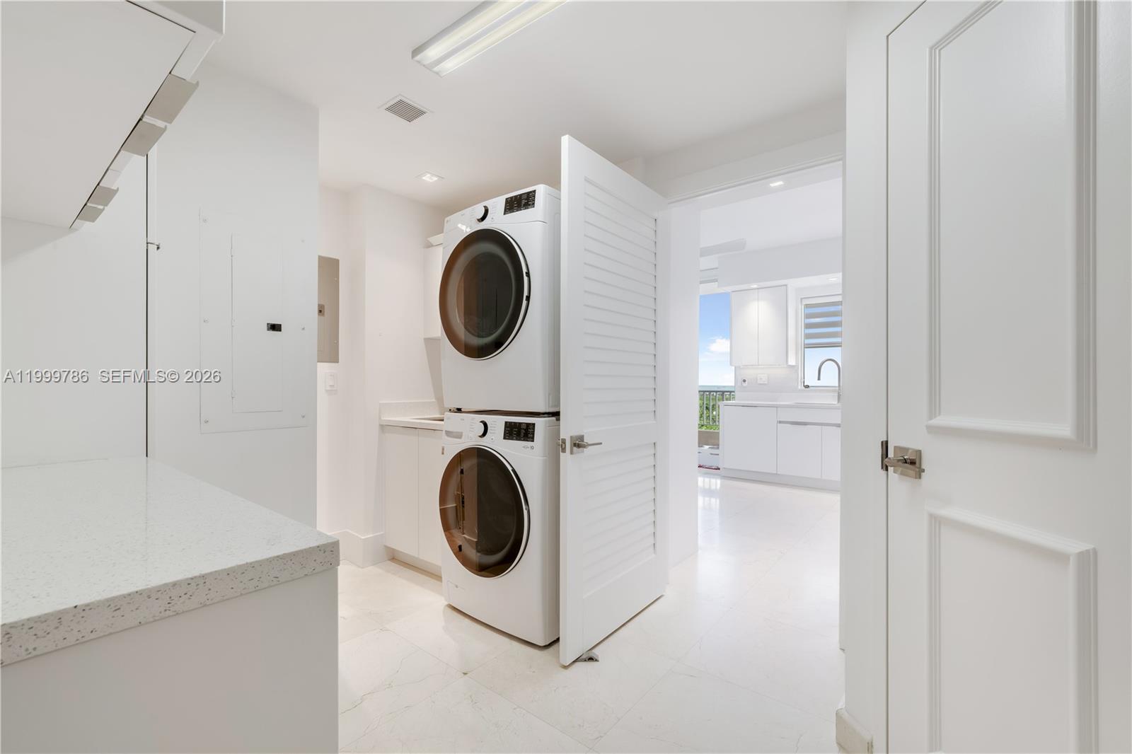 789 Crandon Blvd #1003 Key Biscayne, FL 33149