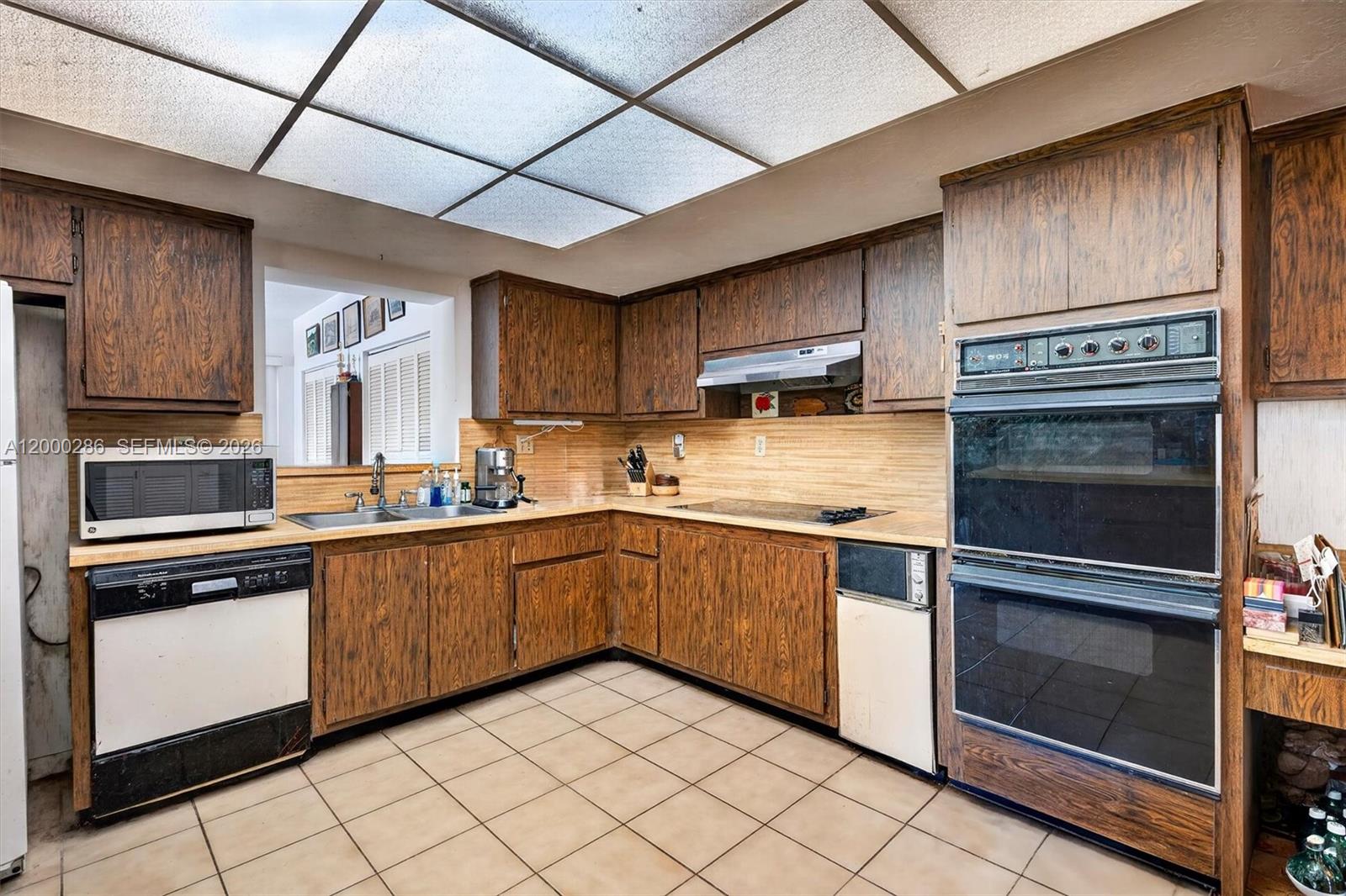 7009 SW 66th Ave South Miami, FL 33143