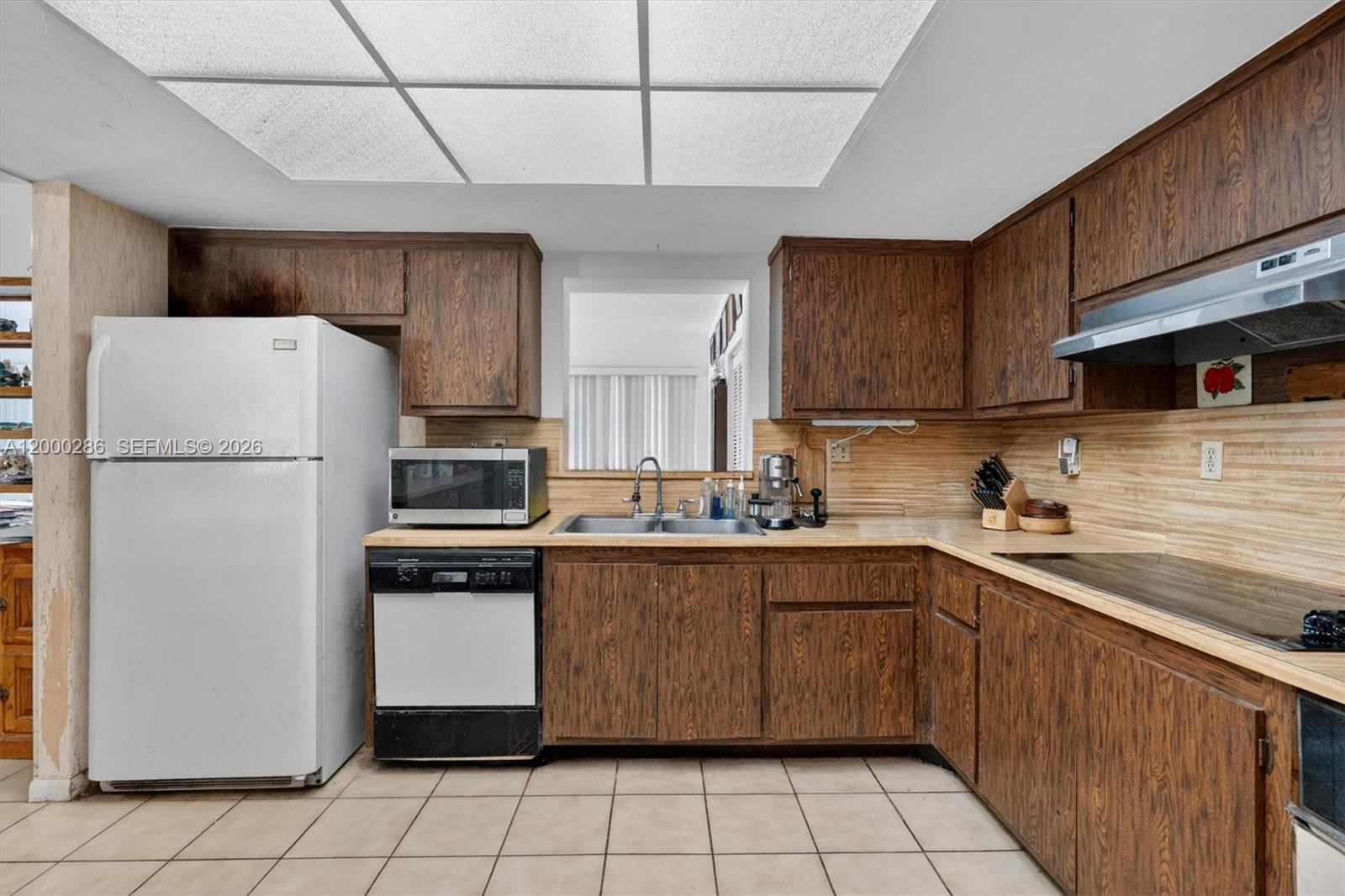 7009 SW 66th Ave South Miami, FL 33143