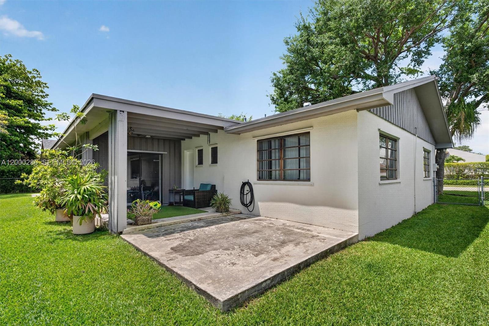 7009 SW 66th Ave South Miami, FL 33143