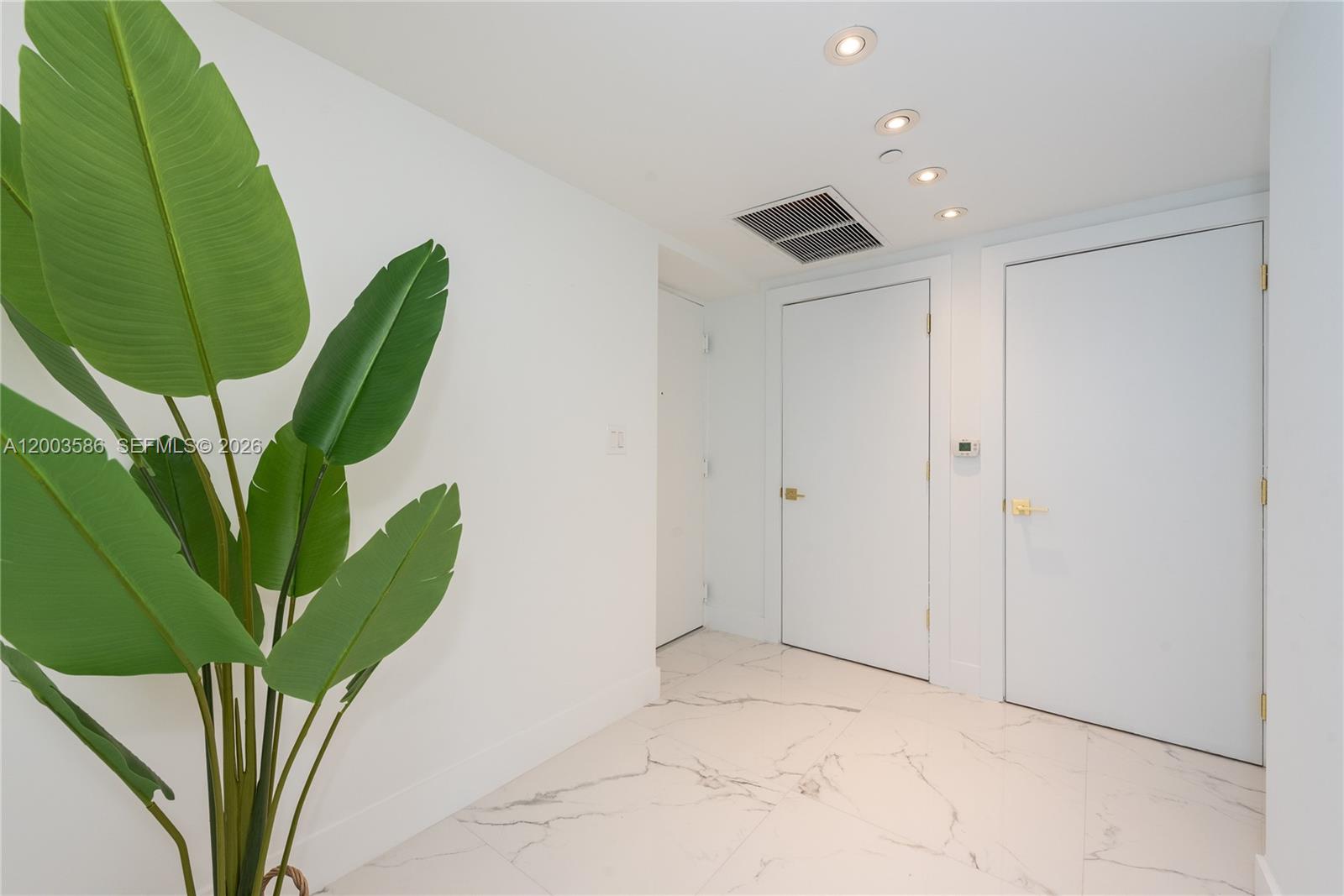 image 500 Brickell East19
